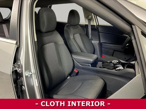 Used 2025 Kia Sportage LX image 29