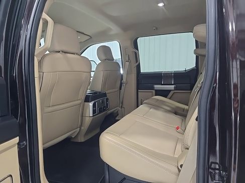 Used 2018 Ford F250 Lariat w/ Chrome Package image 19