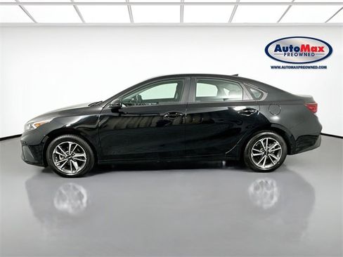 Used 2023 Kia Forte LXS image 8