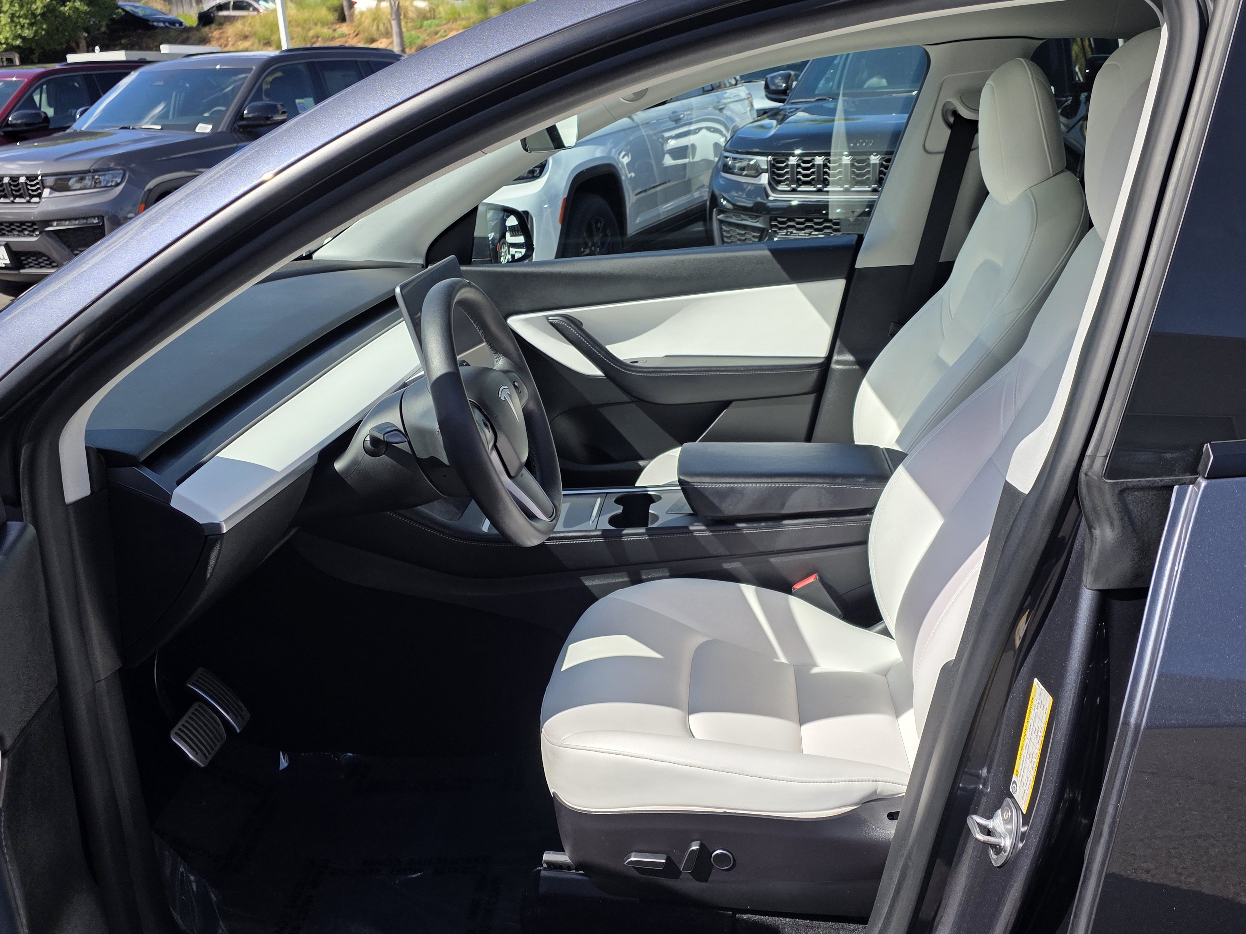Used 2021 Tesla Model Y Long Range AWD/4WD image 12
