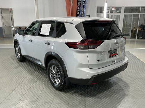 Used 2025 Nissan Rogue S image 32
