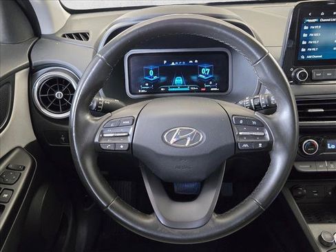Used 2022 Hyundai Kona Limited FWD image 12