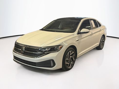 Used 2024 Volkswagen Jetta SEL FWD image 3