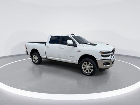 Used 2025 RAM 2500 Laramie AWD/4WD image 2