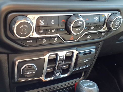 Used 2021 Jeep Wrangler Unlimited Sport image 24