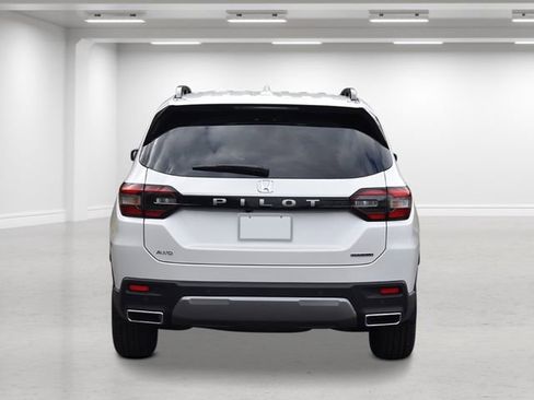 New 2026 Honda Pilot Touring image 4