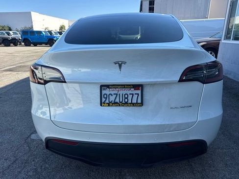 Used 2022 Tesla Model Y Long Range AWD/4WD image 6