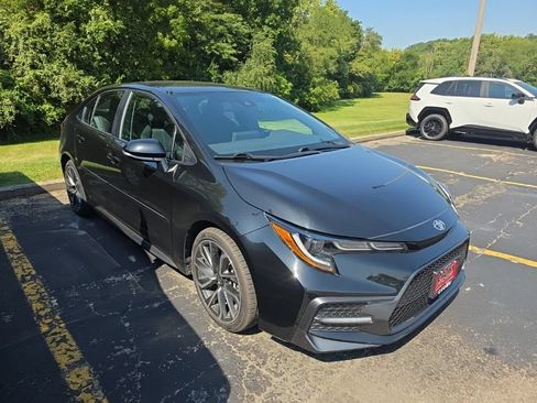 Used 2020 Toyota Corolla SE w/ Body Protection Package FWD image 3