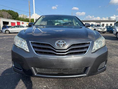 Used 2011 Toyota Camry LE w/ LE Extra-Value Pkg FWD image 2