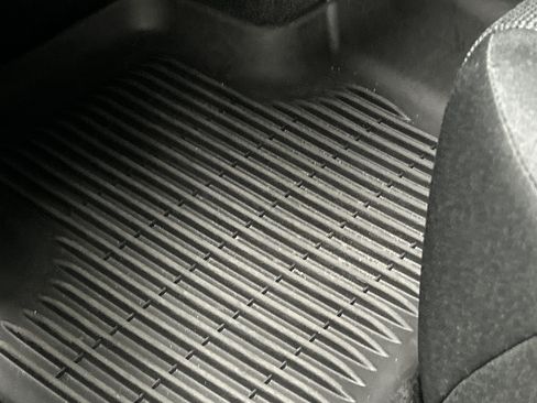 Used 2025 Toyota RAV4 LE FWD image 17