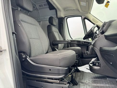Used 2024 RAM ProMaster 2500 w/ Convenience Group FWD image 10