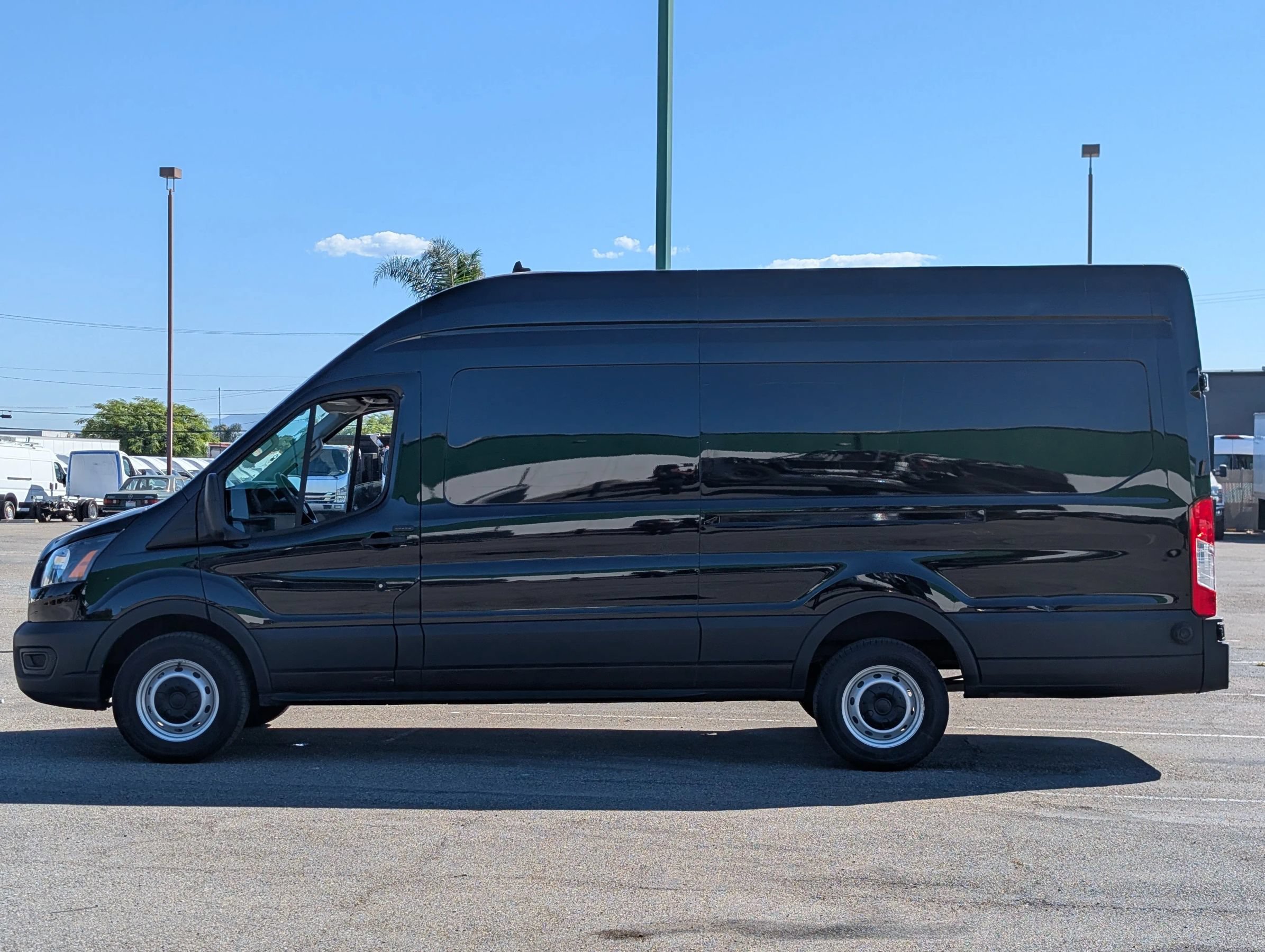 Used 2020 Ford Transit 250 148 High Roof Extended w/ Load Area Protection Package RWD image 4