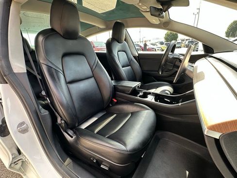 Used 2018 Tesla Model 3 Mid Range image 38