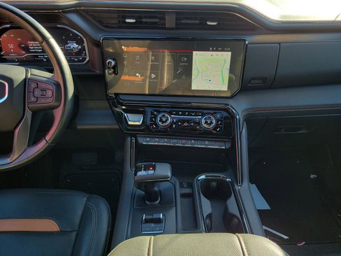 Used 2024 GMC Sierra 1500 AT4 w/ Technology Package image 12