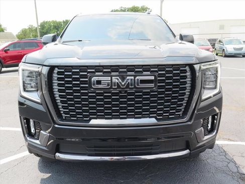 Used 2024 GMC Yukon Denali Ultimate AWD/4WD image 10