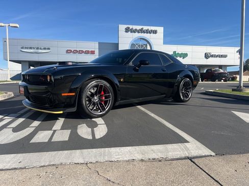 Used 2021 Dodge Challenger R/T Scat Pack image 1