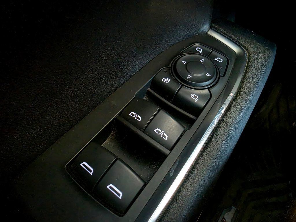 Used 2023 Chevrolet Silverado 1500 LTZ AWD/4WD image 23