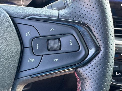 Certified 2024 Chevrolet Trax RS w/ Sunroof Package FWD image 18
