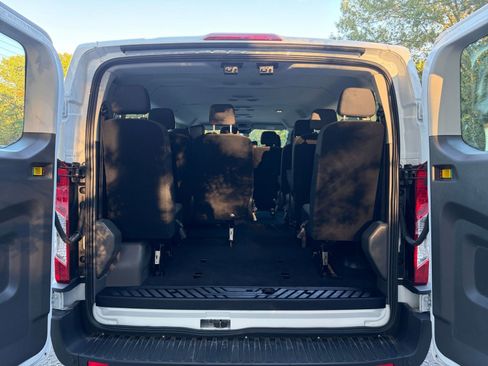 Used 2024 Ford Transit 350 XLT image 32