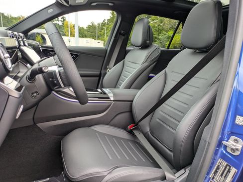 Certified 2025 Mercedes-Benz GLC 300 4MATIC image 8