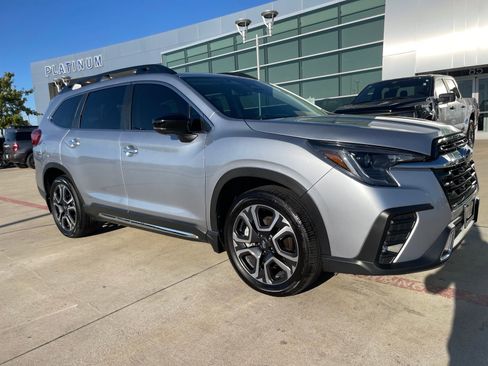 Used 2024 Subaru Ascent Touring image 7