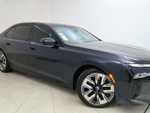 Used 2023 BMW i7 xDrive60 image 1