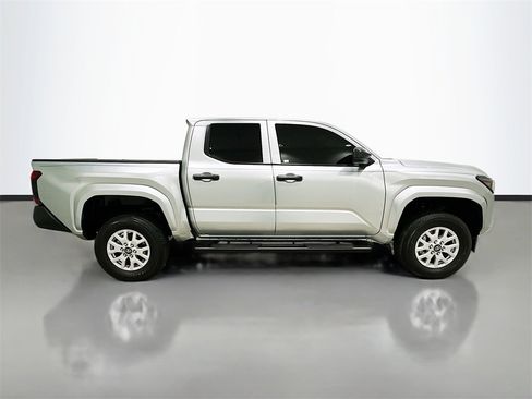 Used 2025 Toyota Tacoma SR image 8