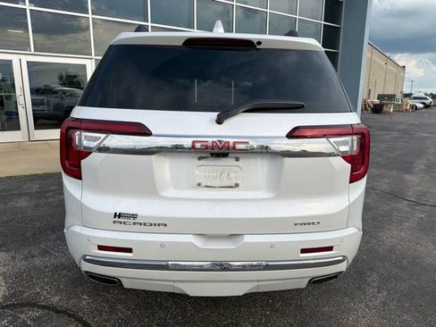 Used 2023 GMC Acadia Denali w/ Denali Technology Package AWD/4WD image 4
