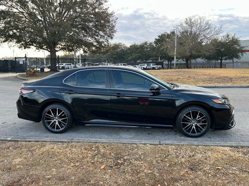 Used 2021 Toyota Camry SE w/ Audio Upgrade Package image 6