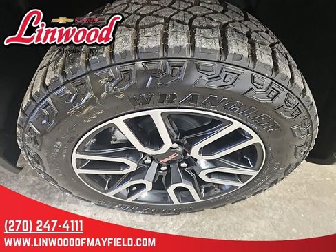 New 2026 GMC Sierra 1500 AT4 w/ AT4 Premium Package image 9