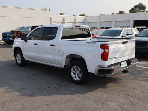 Used 2024 Chevrolet Silverado 1500 W/T w/ WT Value Package AWD/4WD image 19