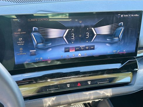 Used 2024 BMW i5 eDrive40i w/ Premium Package image 16