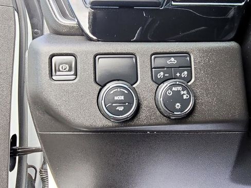 Used 2022 Chevrolet Silverado 1500 LT image 17