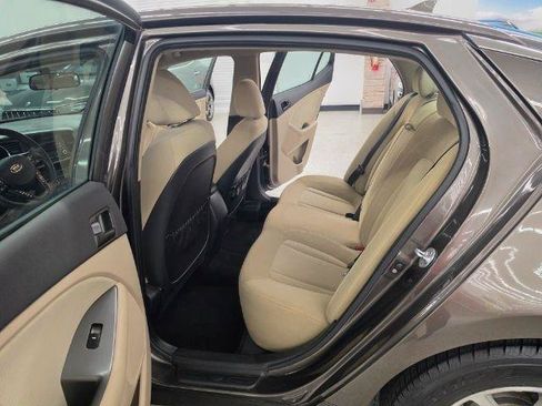 Used 2011 Kia Optima LX FWD image 32