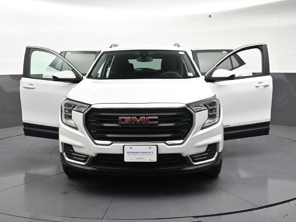 Certified 2022 GMC Terrain SLE w/ Driver Convenience Package AWD/4WD image 37