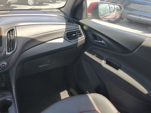 Used 2022 Chevrolet Equinox RS w/ RS Leather Package image 17