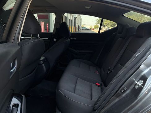 Used 2021 Nissan Altima 2.5 SV w/ SV Premium Package FWD image 12