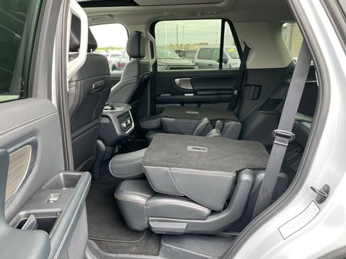 Used 2025 Ford Expedition Platinum AWD/4WD image 59