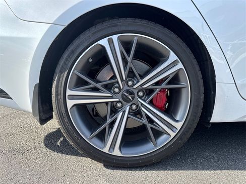 Used 2025 Genesis G70 2.5T w/ Sport Prestige Package image 17