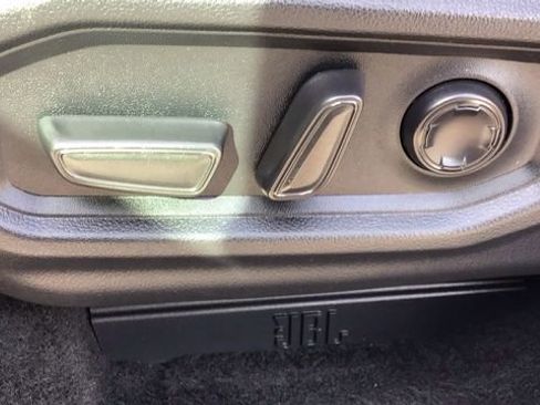 Used 2025 Toyota Sequoia Platinum image 26