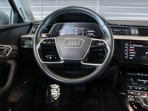 Used 2021 Audi e-tron Premium w/ Convenience Plus Package image 18