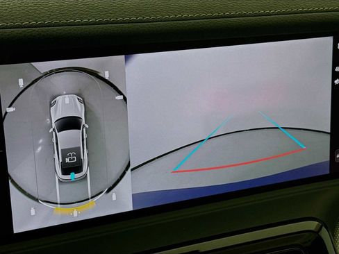 Used 2025 Porsche Panamera image 19