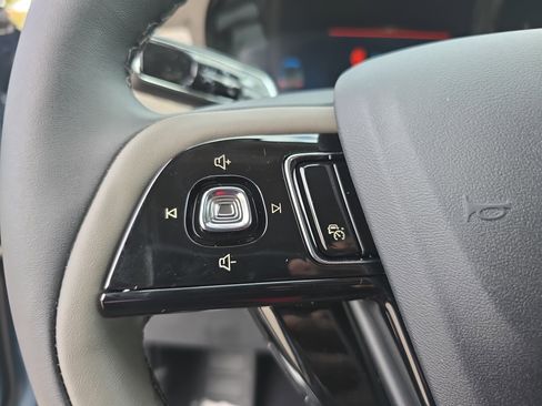 New 2026 Lincoln Corsair Premiere image 16