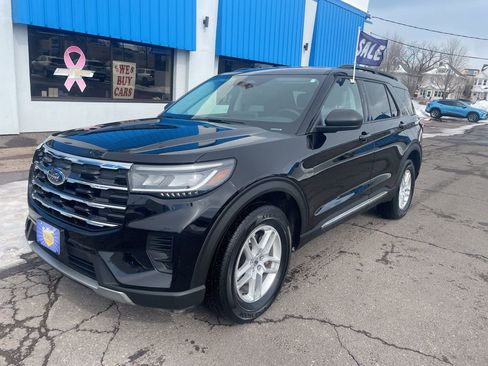 Used 2025 Ford Explorer Active image 1