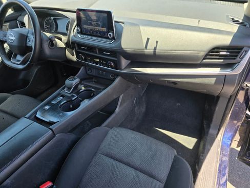 Used 2025 Nissan Rogue SV FWD image 11