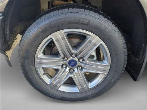 Used 2018 Ford F150 Lariat w/ Equipment Group 502A Luxury image 23