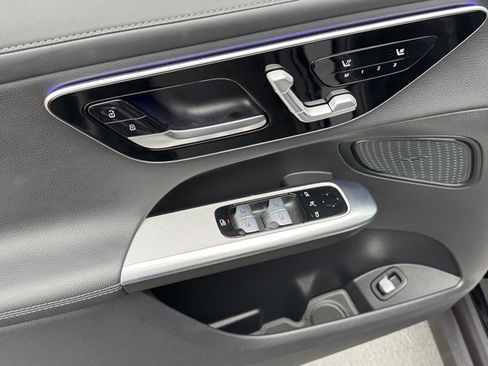 Used 2025 Mercedes-Benz GLC 300 4MATIC image 19