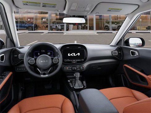 Used 2025 Kia Soul EX FWD image 14