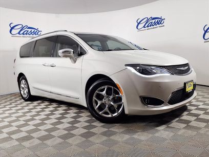 Used 2019 Chrysler Pacifica Limited w/ Advanced Safetytec Group