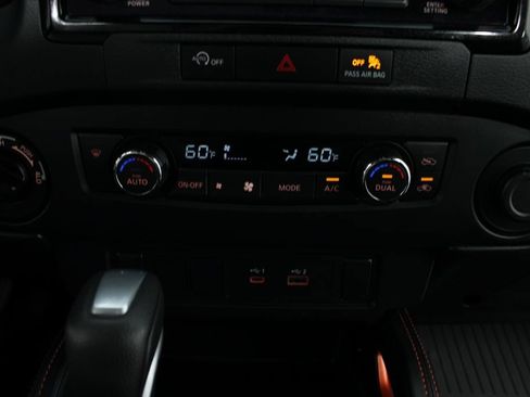 Used 2024 Nissan Frontier PRO-4X w/ Off-Road Protection Package AWD/4WD image 6